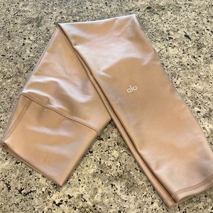 Alo Yoga High Waist Airleft leggings 7/8. Color is taupe.